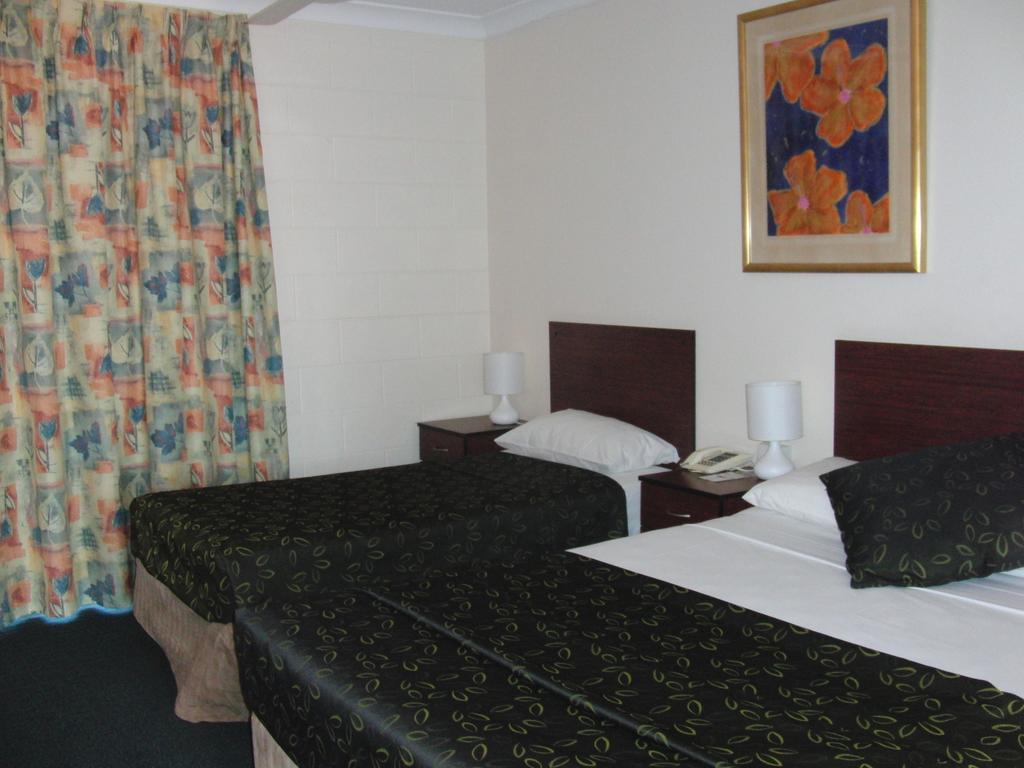 Monte Carlo Motor Inn Townsville Esterno foto
